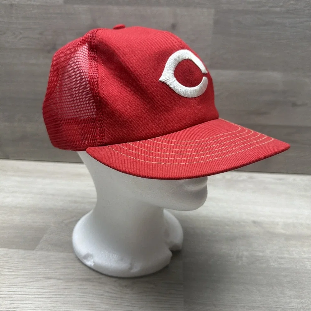 Vintage Cincinnati Reds Baseball Cap. Made In USA. Very Nice Condition.